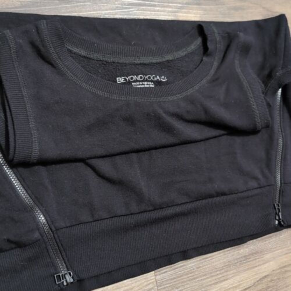 Beyond Yoga Women's Sleeveless Sweater Black Side Zips Modal Spandex Poly Blend